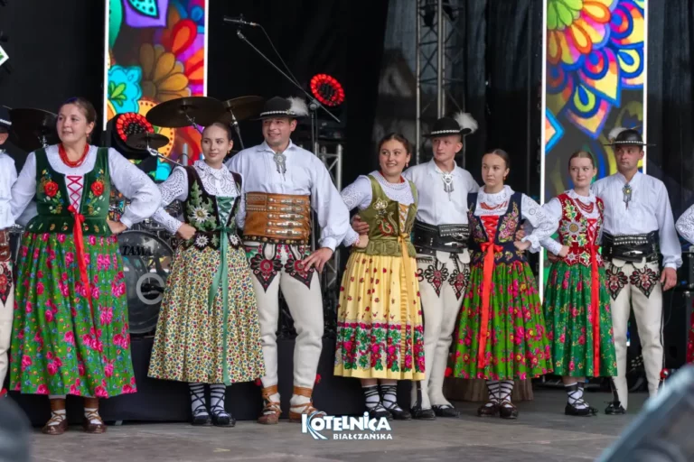 Występ zespołu białcanie